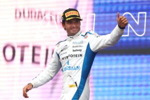 Leia mais sobre o artigo Aprendendo Marketing Digital com a Vitória de Carlos Sainz na Williams